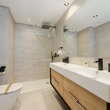 Apartment Modern Penthouse With Two Terraces, Jacuzzi And Sea, And Mountain Views, In Almazara Hills *