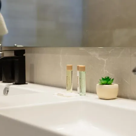 Modern Penthouse With Two Terraces, Jacuzzi And Sea, And Mountain Views, In Almazara Hills Istan