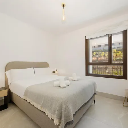 Modern Penthouse With Two Terraces, Jacuzzi And Sea, And Mountain Views, In Almazara Hills Apartment Istan