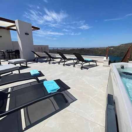 Modern Penthouse With Two Terraces, Jacuzzi And Sea, And Mountain Views, In Almazara Hills Apartment Istan